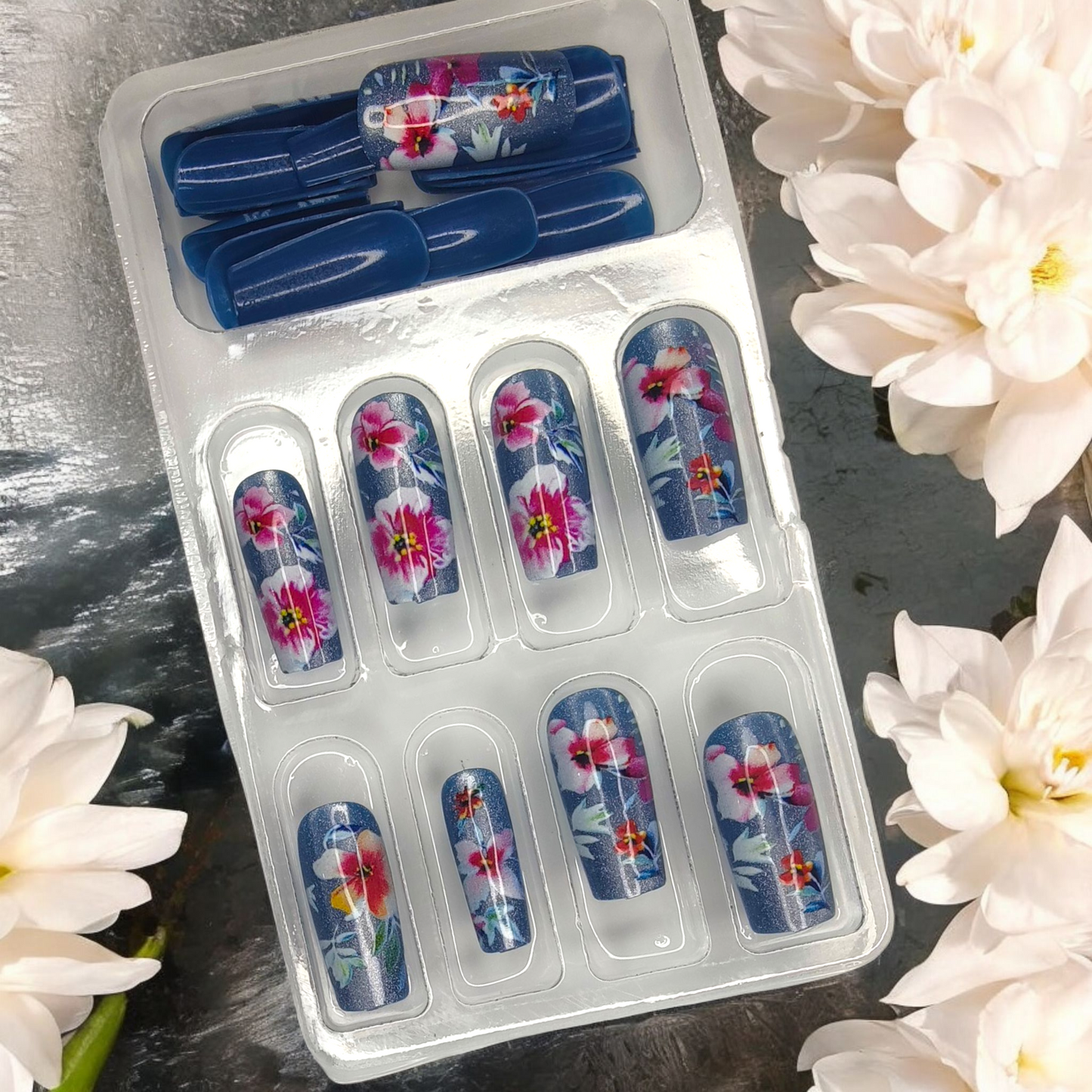 Türkiz virágos kocka