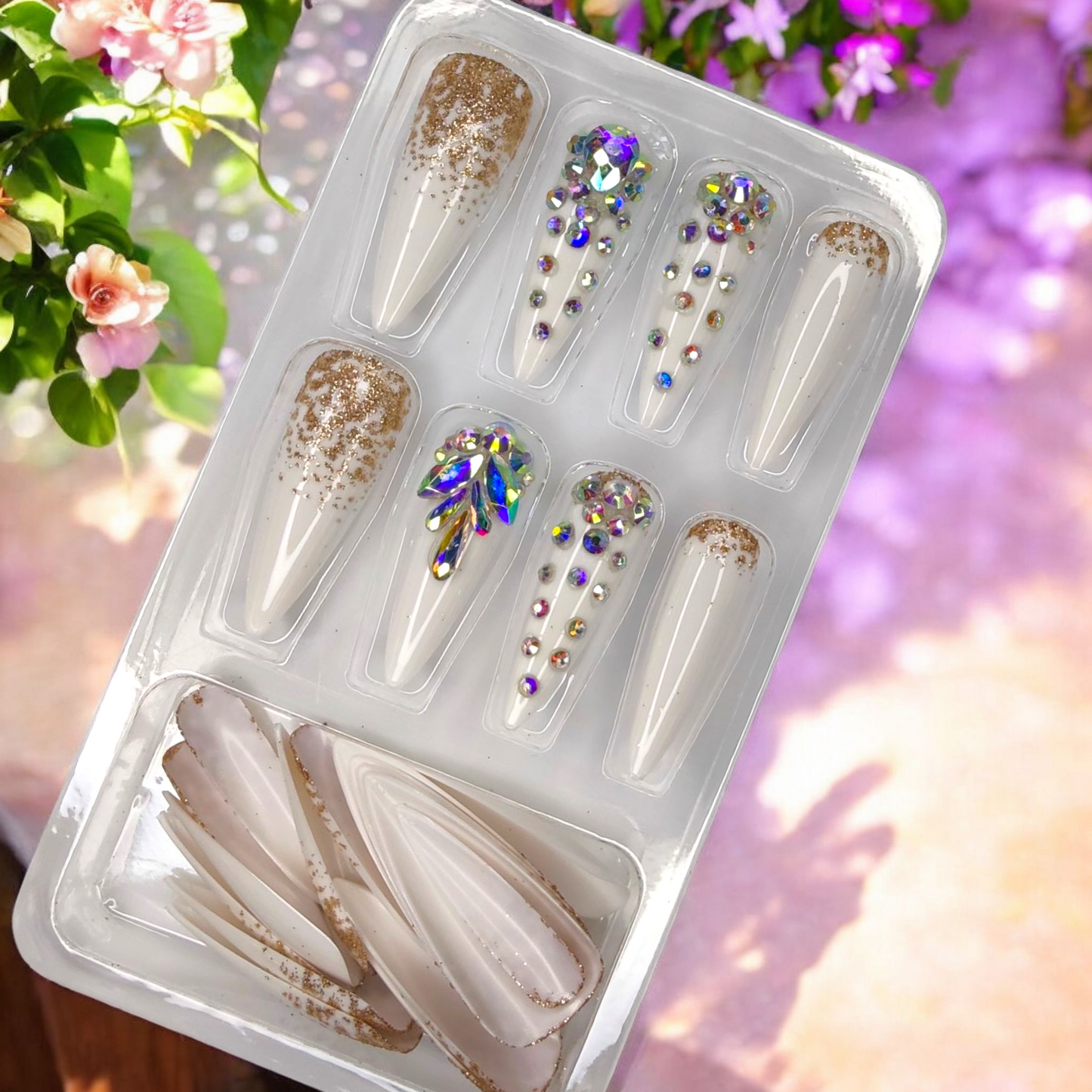 Fehér strasszköves